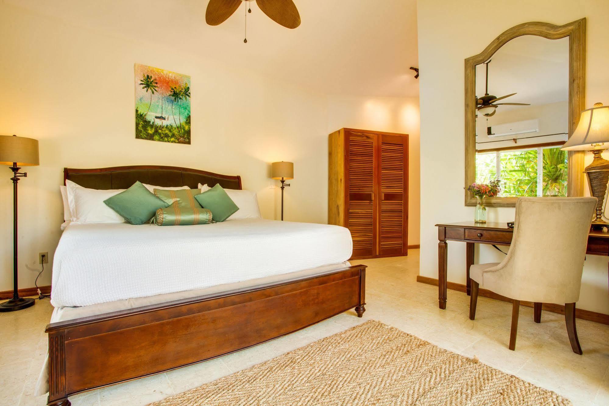 Hatchet Caye Island Resort (Adults Only) Placencia Buitenkant foto
