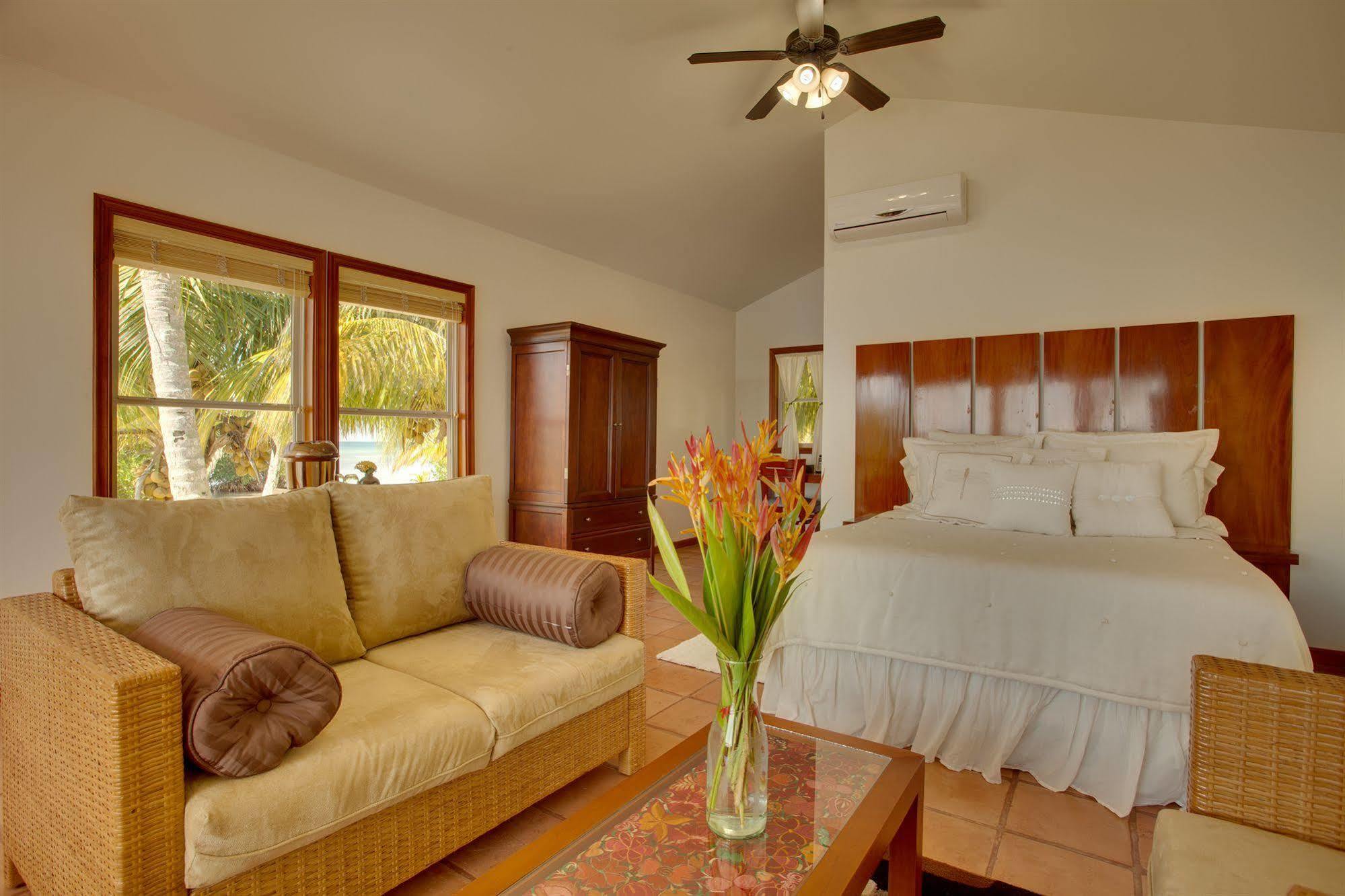 Hatchet Caye Island Resort (Adults Only) Placencia Buitenkant foto