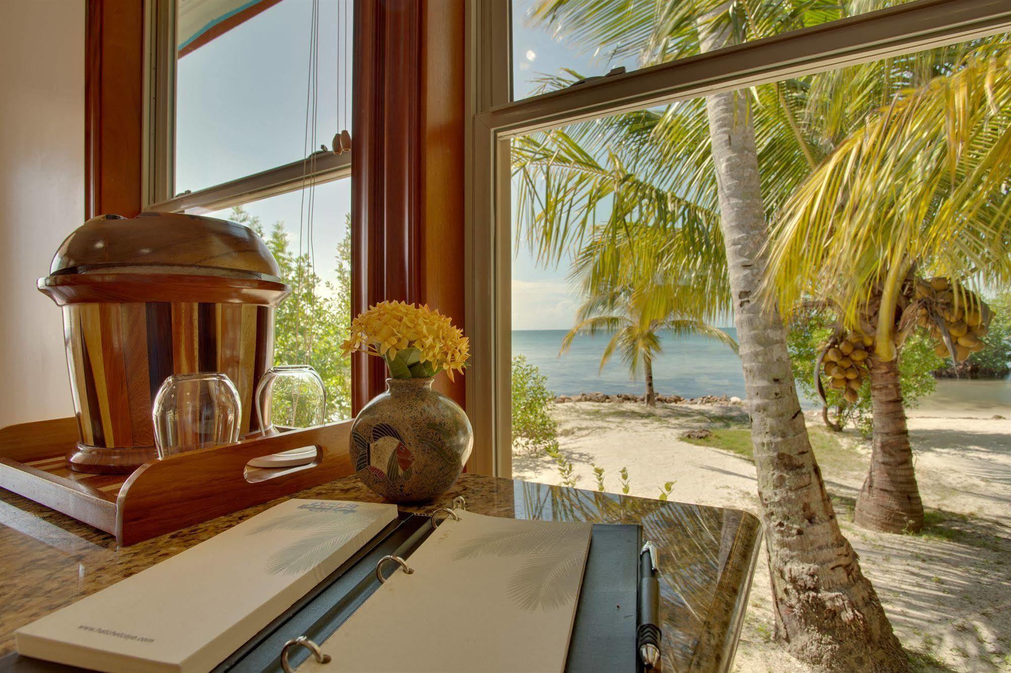 Hatchet Caye Island Resort (Adults Only) Placencia Buitenkant foto